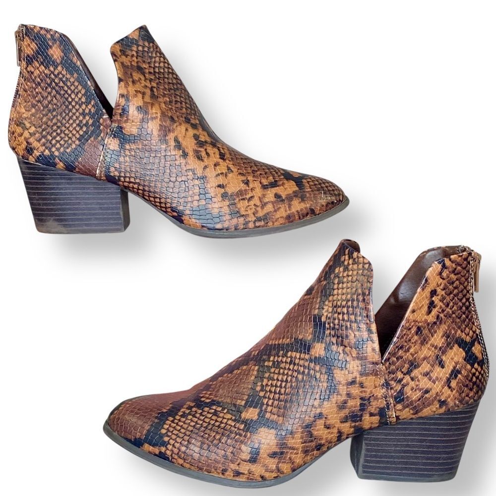 SO Ankle Boots Snakeskin Print Faux Leather Style Barb Chunky Heel Size 10